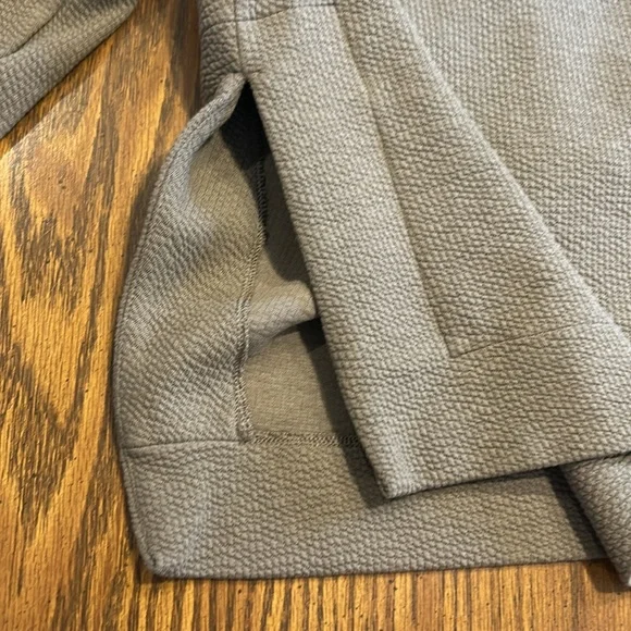 Lululemon Textured V-Neck Pullover - Picture 4 of 8